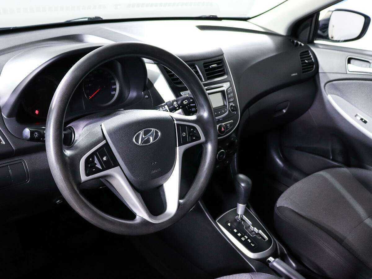 Купить Hyundai Solaris с пробегом. Фото: #11