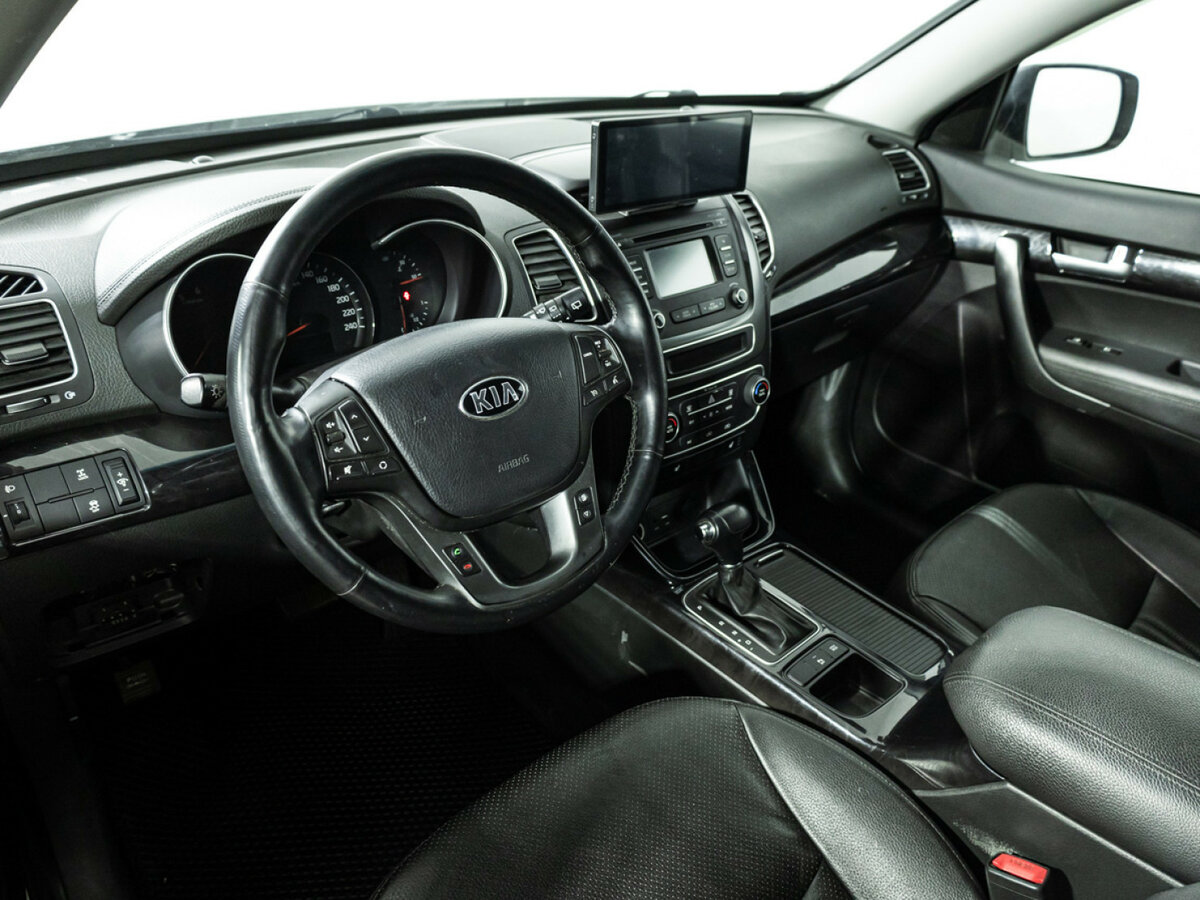 Купить Kia Sorento с пробегом. Фото: #10