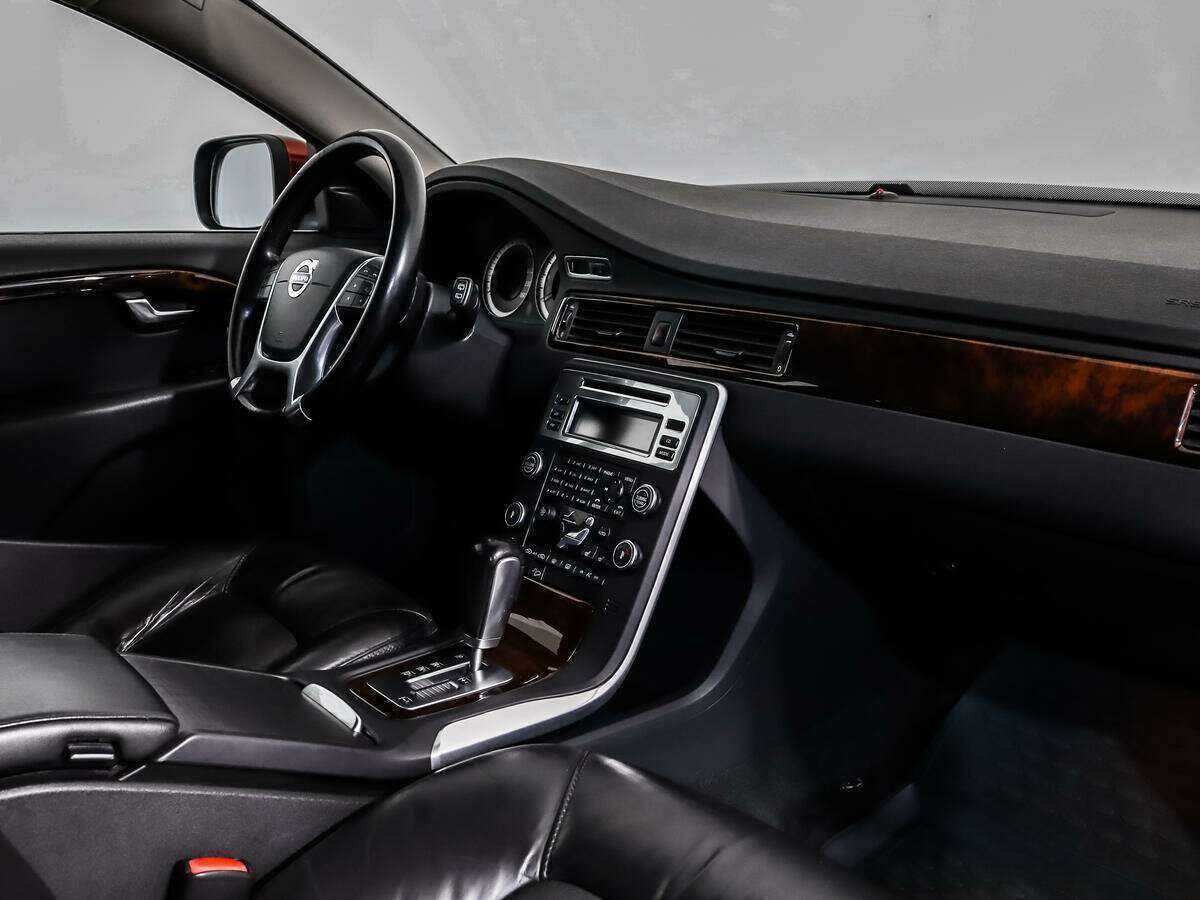 Купить Volvo XC70 с пробегом. Фото: #13