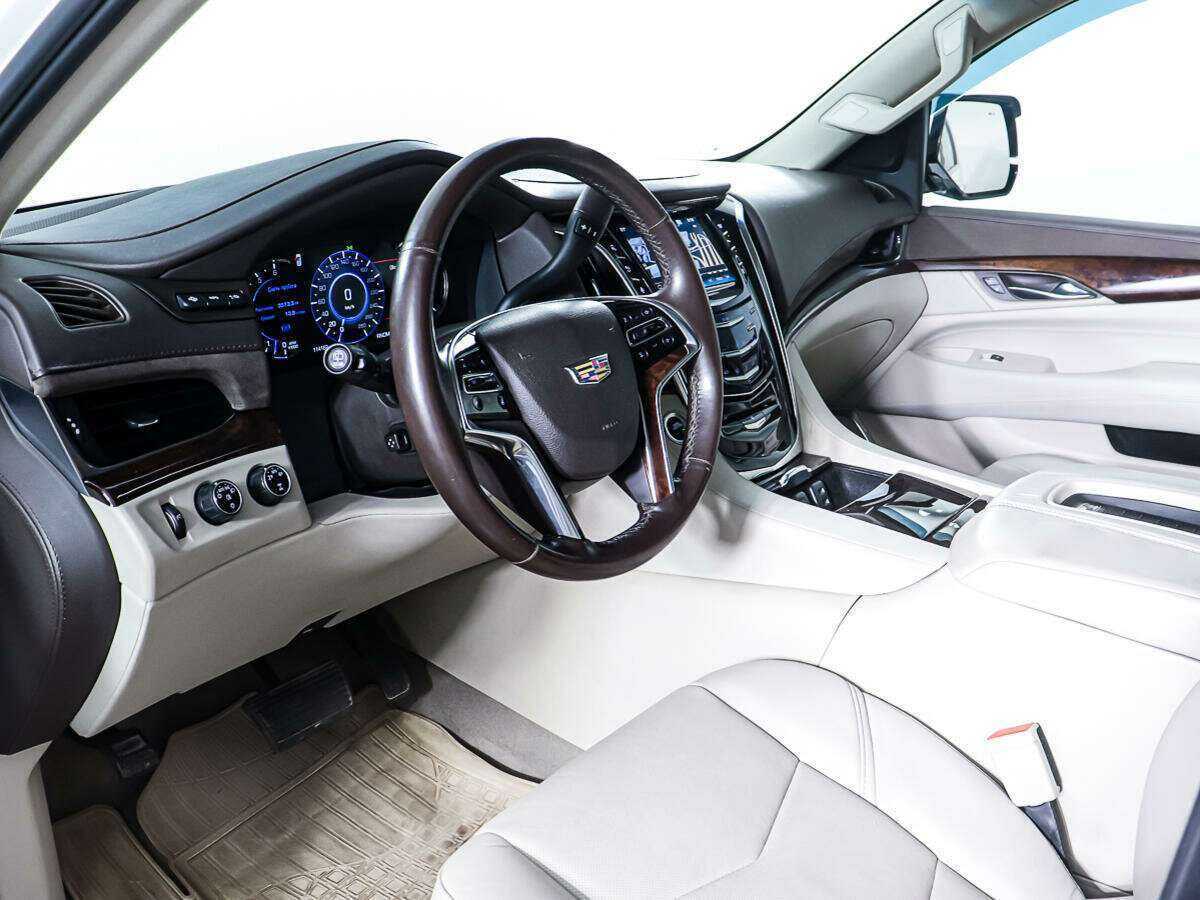 Купить Cadillac Escalade с пробегом. Фото: #8