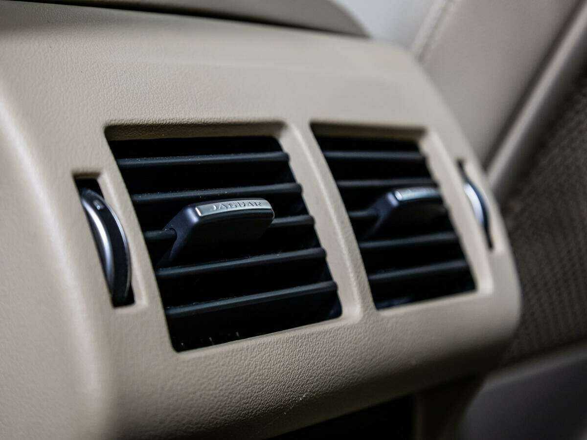 Купить Jaguar XF с пробегом. Фото: #16