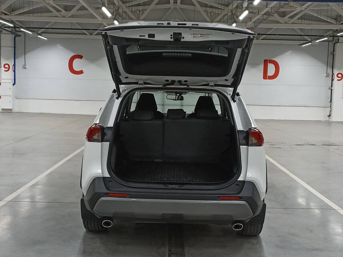 Купить Toyota RAV4 с пробегом. Фото: #9