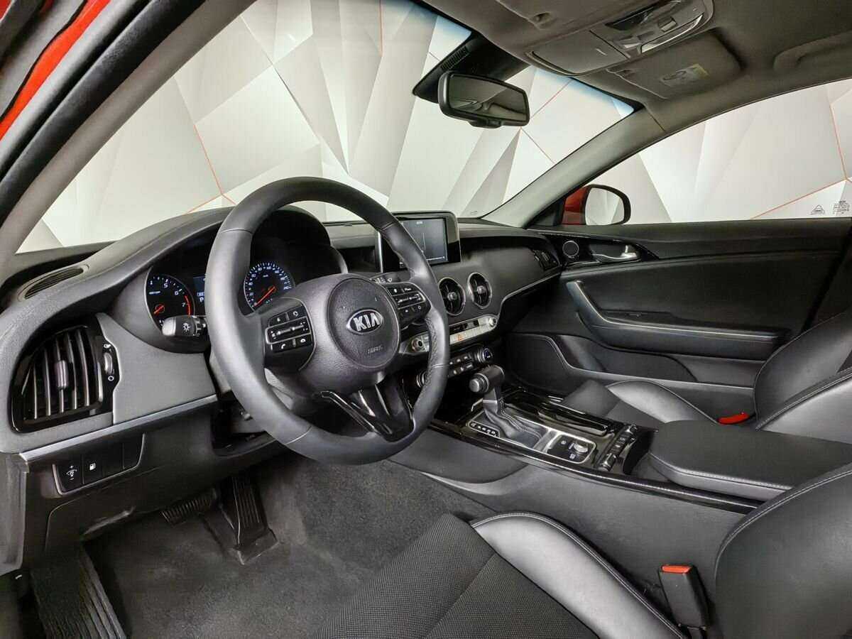 Купить Kia Stinger с пробегом. Фото: #13