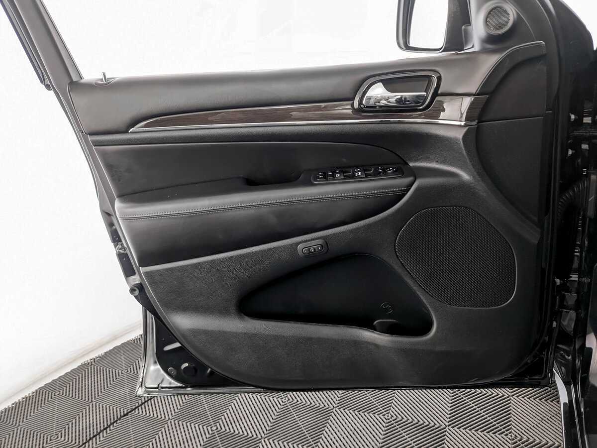 Купить Jeep Grand Cherokee с пробегом. Фото: #14
