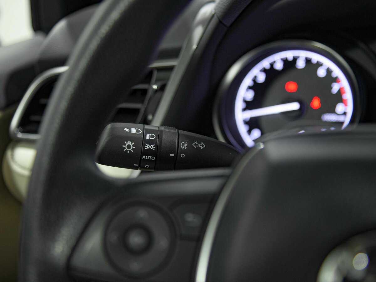 Купить Toyota Camry с пробегом. Фото: #7