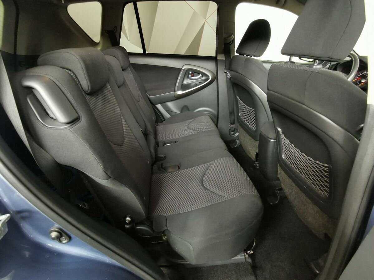 Купить Toyota RAV4 с пробегом. Фото: #11