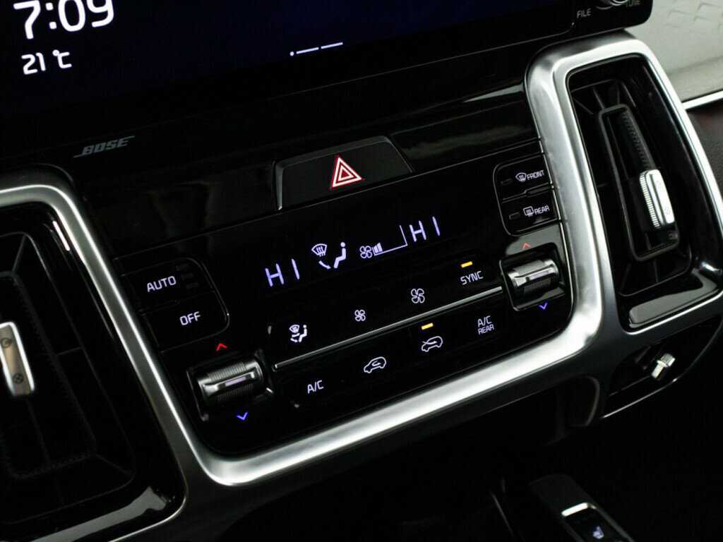 Купить Kia Sorento с пробегом. Фото: #18