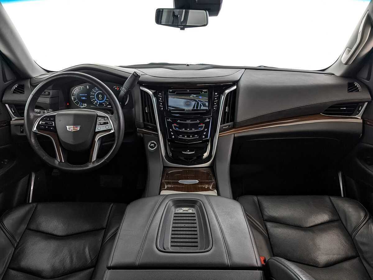 Купить Cadillac Escalade с пробегом. Фото: #9