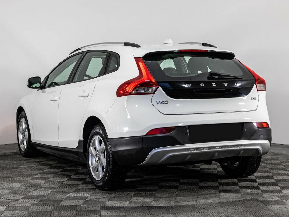 Купить Volvo V40 Cross Country с пробегом. Фото: #5