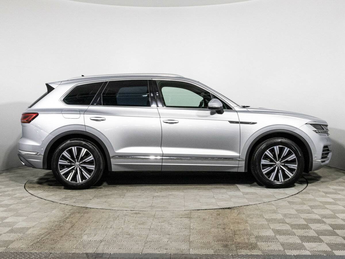 Купить Volkswagen Touareg с пробегом. Фото: #3