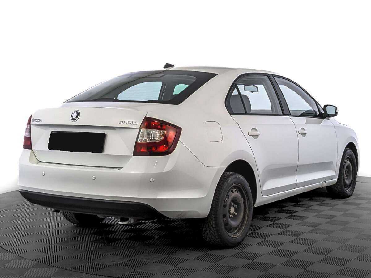 Купить Skoda Rapid с пробегом. Фото: #4