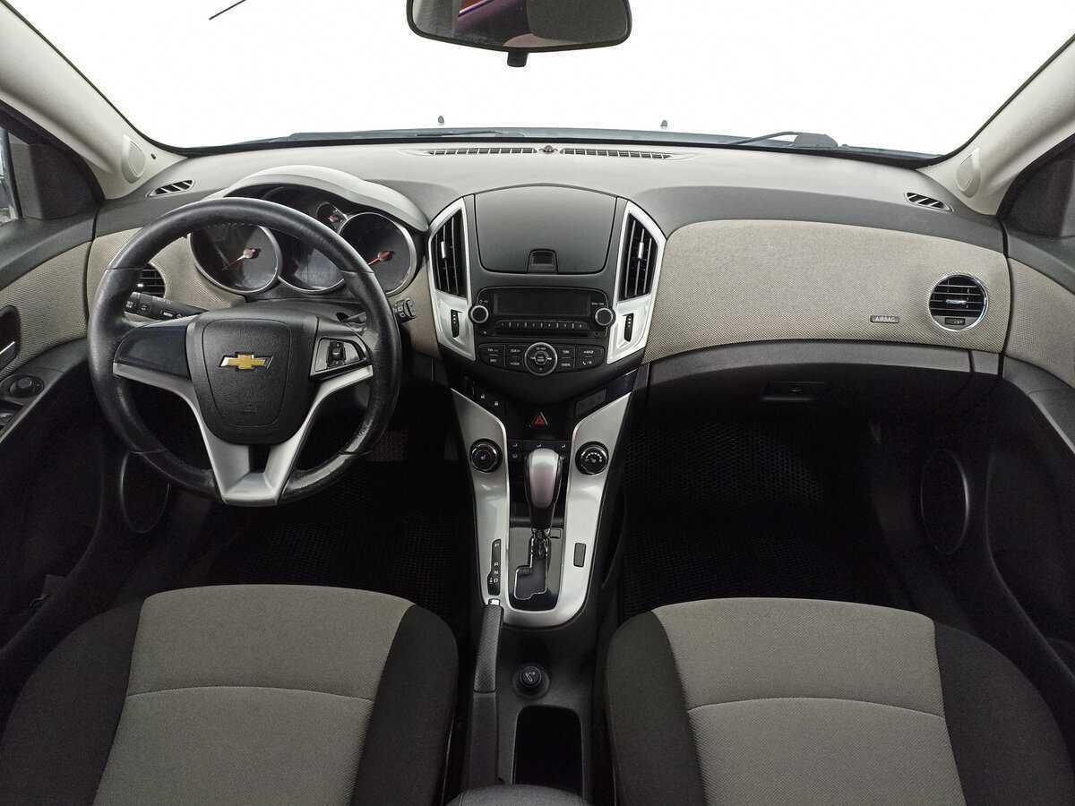 Купить Chevrolet Cruze с пробегом. Фото: #13