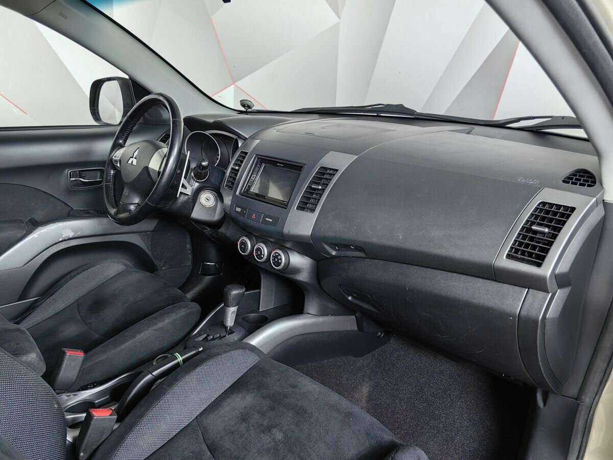 Купить Mitsubishi Outlander с пробегом. Фото: #8