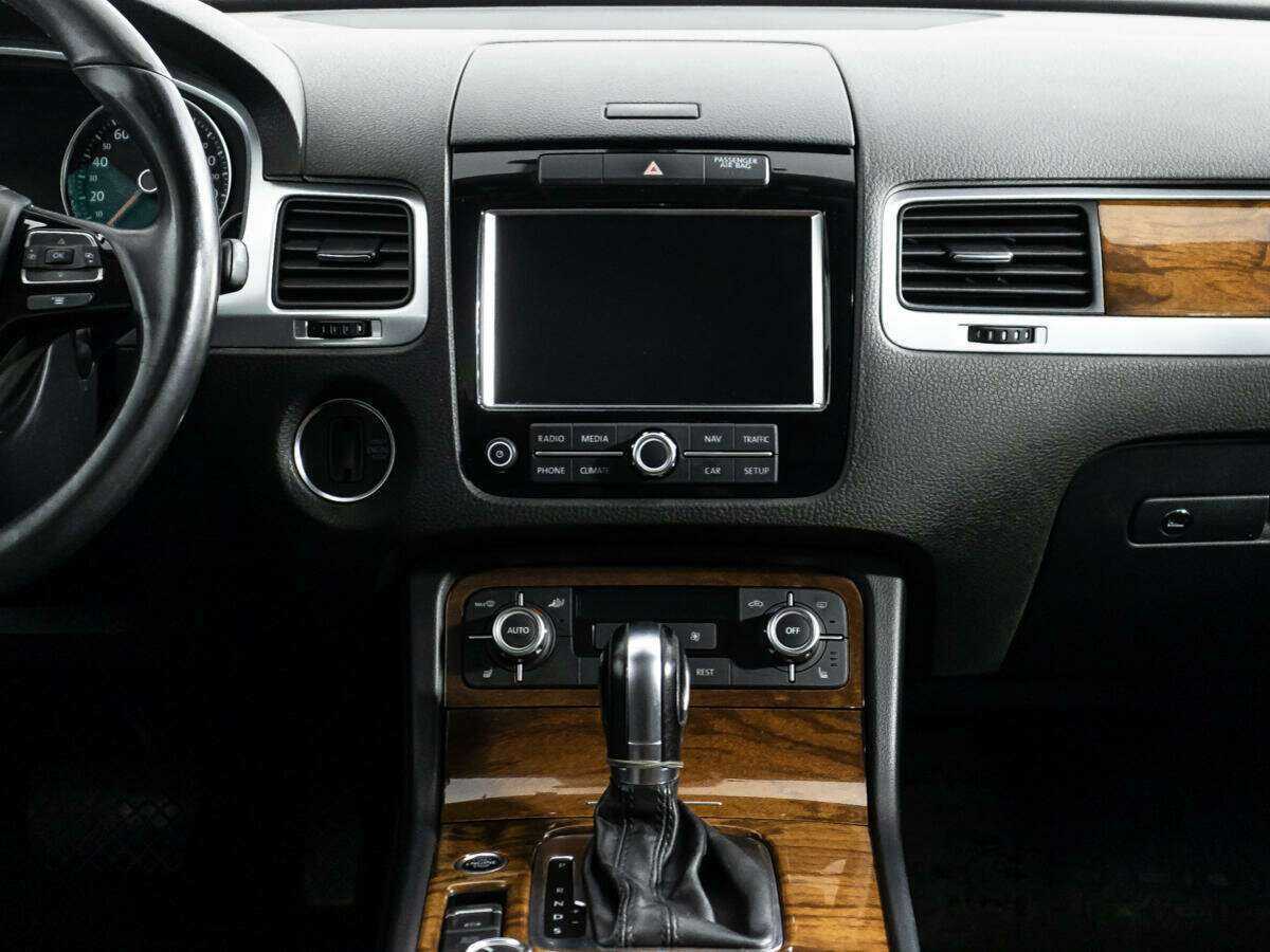 Купить Volkswagen Touareg с пробегом. Фото: #13