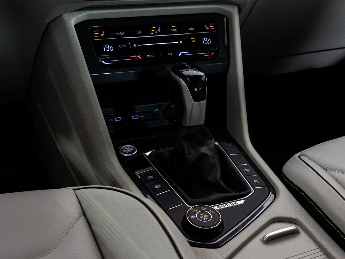 Купить Volkswagen Tiguan с пробегом. Фото: #9
