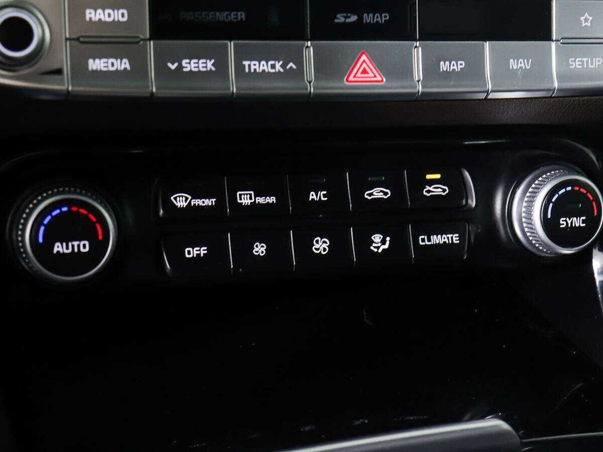 Купить Kia Stinger с пробегом. Фото: #16