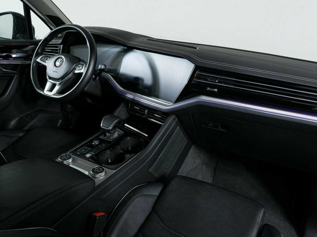 Купить Volkswagen Touareg с пробегом. Фото: #11