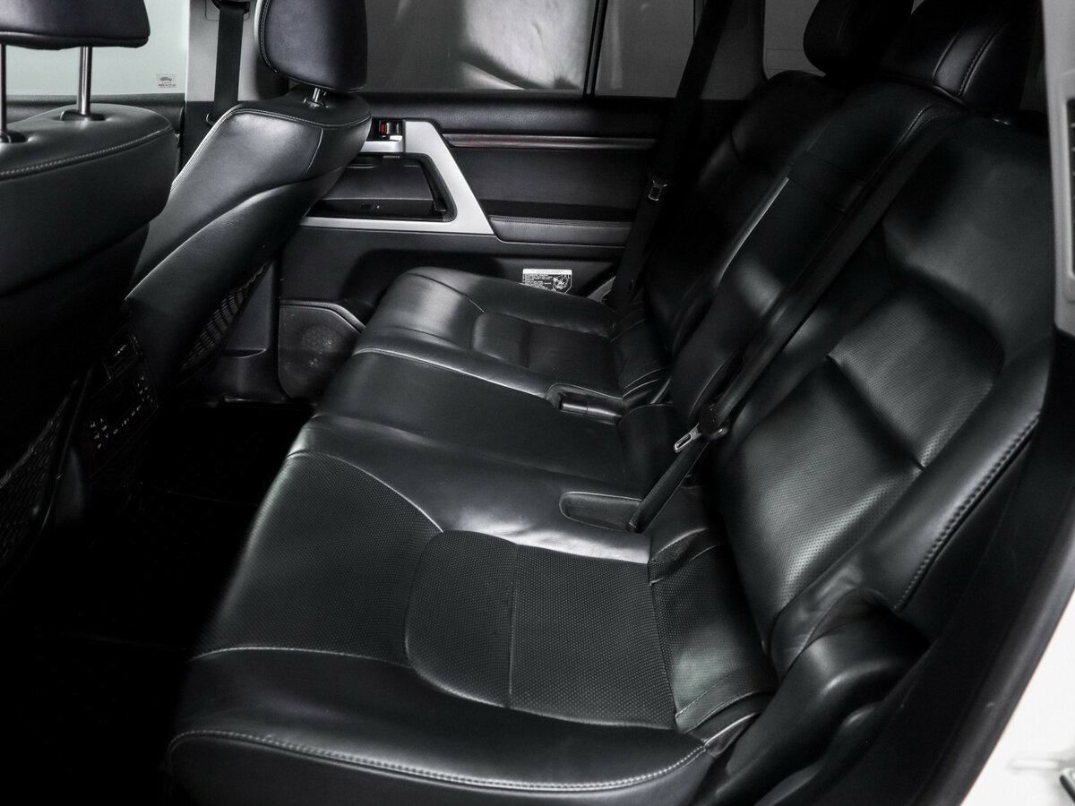 Купить Toyota Land Cruiser с пробегом. Фото: #9