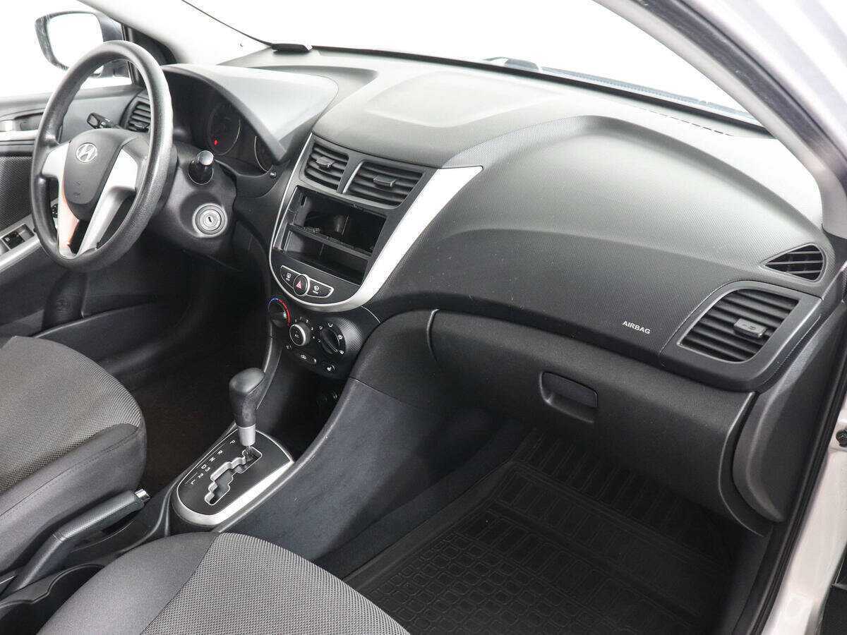 Купить Hyundai Solaris с пробегом. Фото: #9