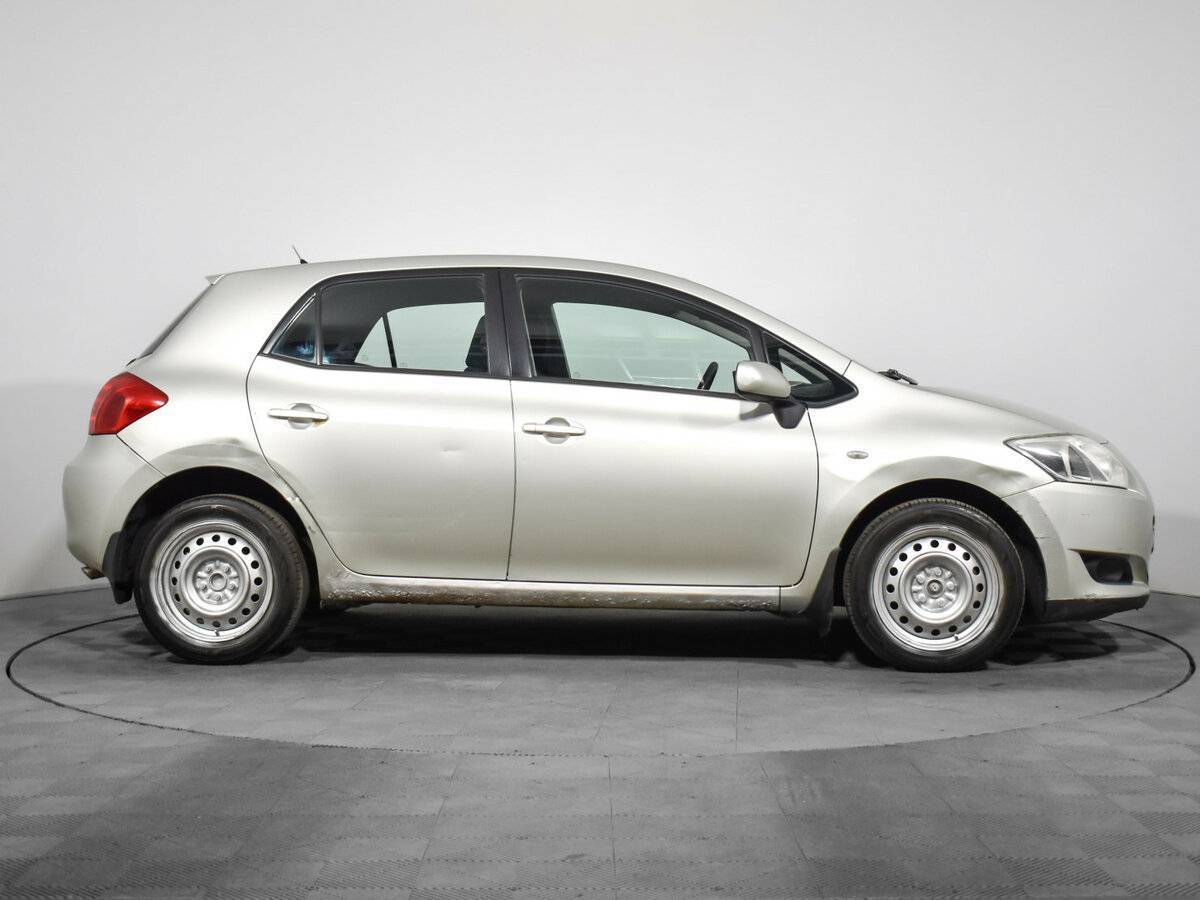 Купить Toyota Auris с пробегом. Фото: #3