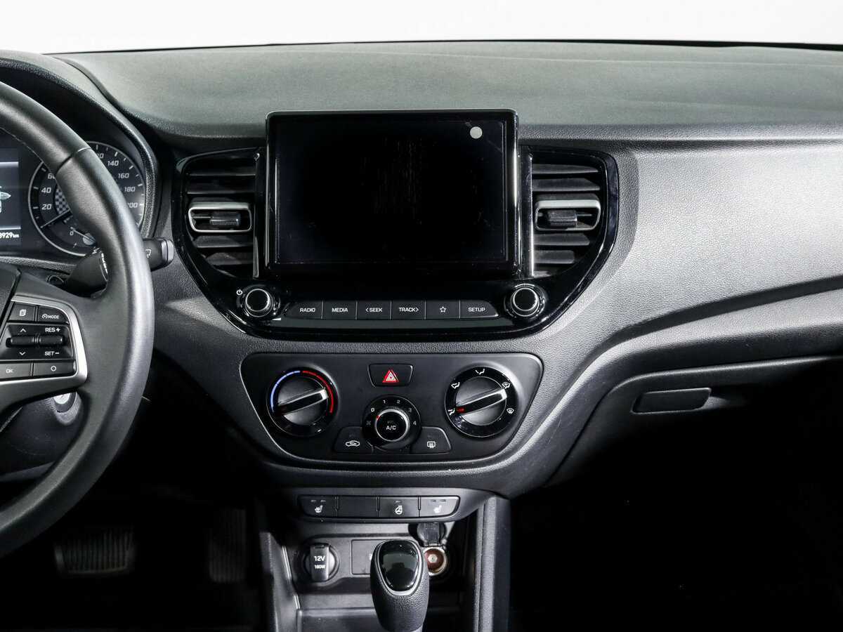 Купить Hyundai Solaris с пробегом. Фото: #8