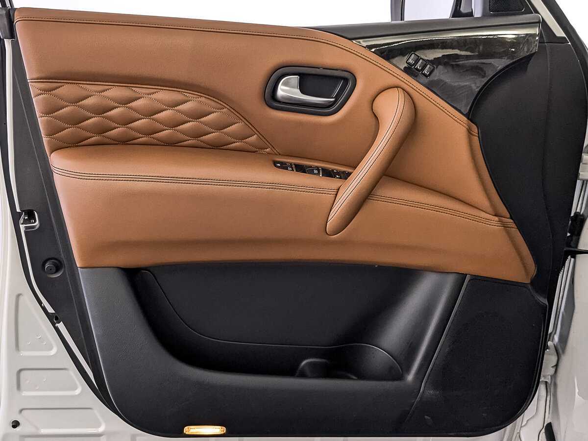 Купить Infiniti QX80 с пробегом. Фото: #18