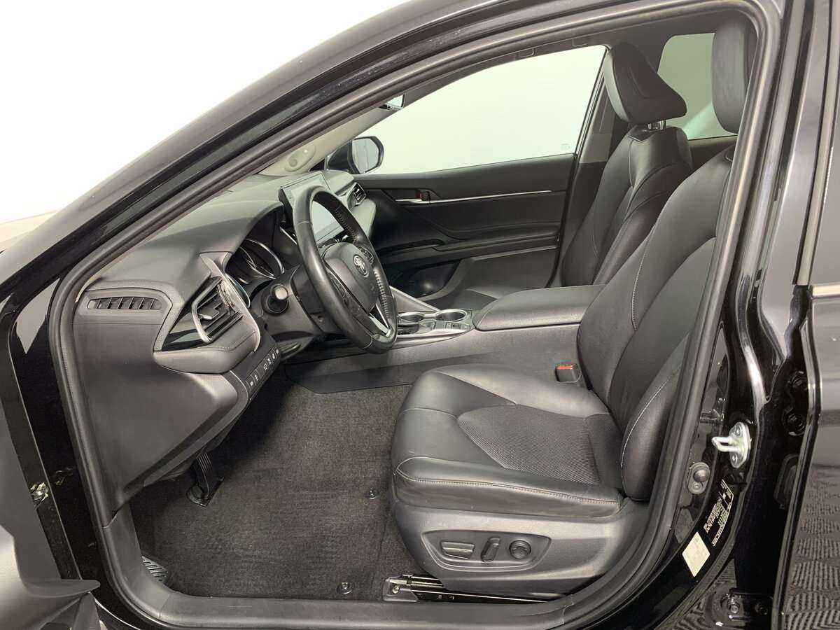 Купить Toyota Camry с пробегом. Фото: #16