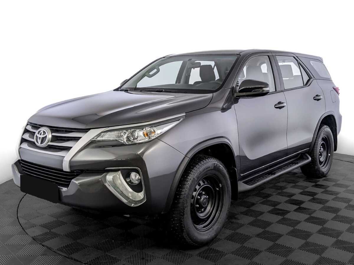 Купить Toyota Fortuner с пробегом. Посмотреть фото