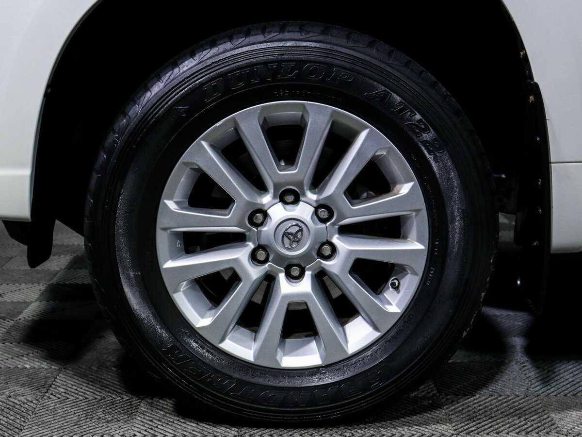 Купить Toyota Land Cruiser Prado с пробегом. Фото: #14