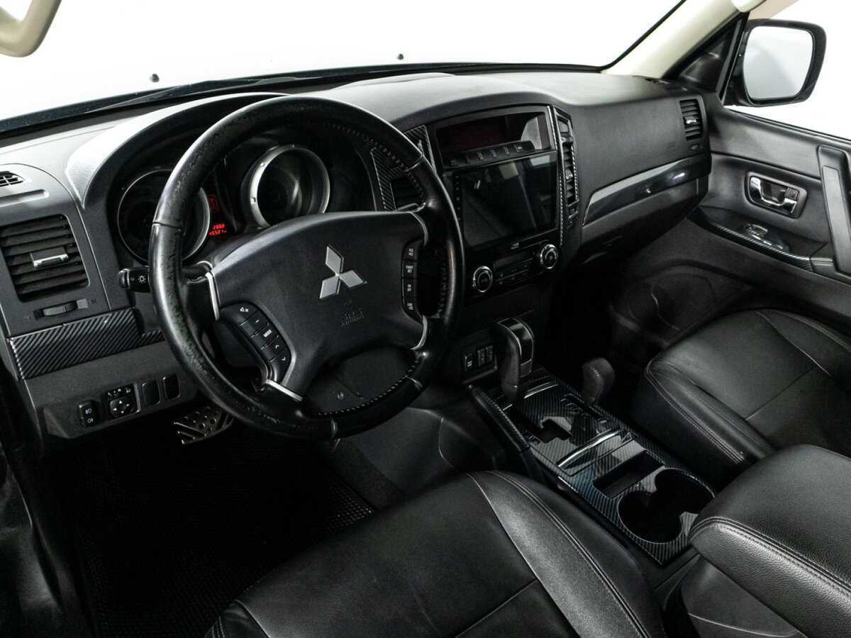 Купить Mitsubishi Pajero с пробегом. Фото: #10