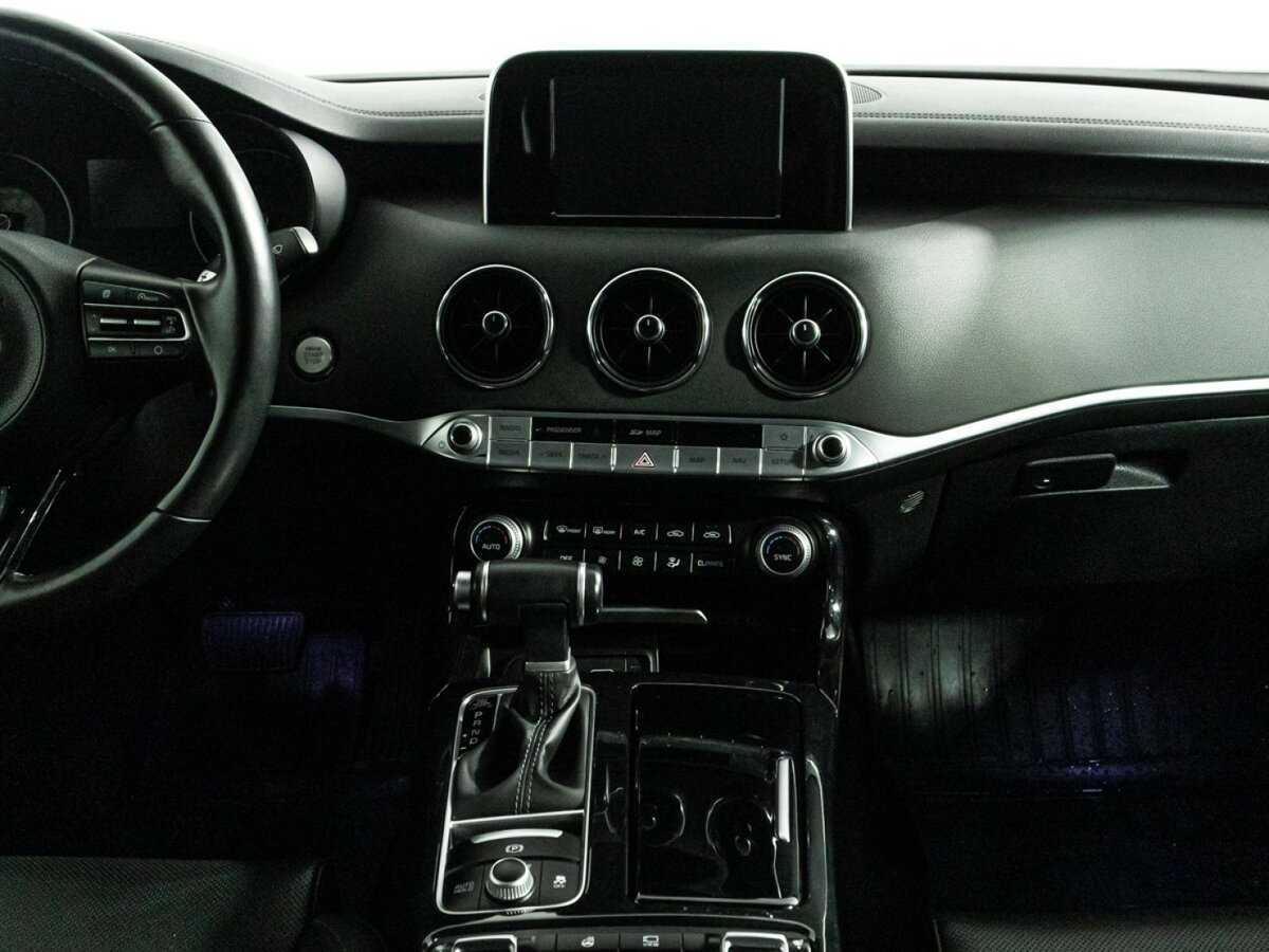 Купить Kia Stinger с пробегом. Фото: #14