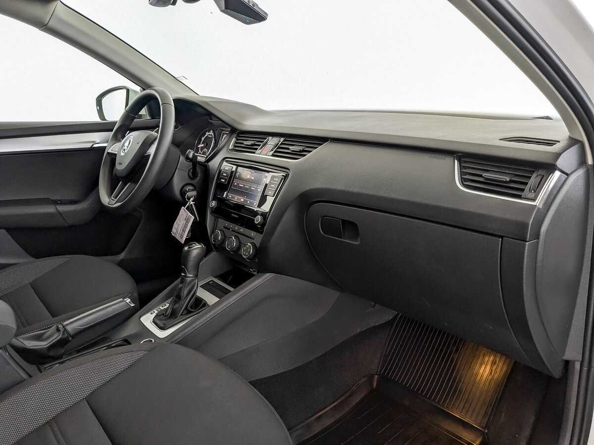 Купить Skoda Octavia с пробегом. Фото: #10