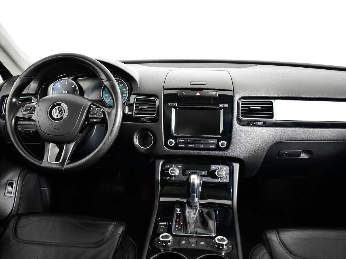 Купить Volkswagen Touareg с пробегом. Фото: #11