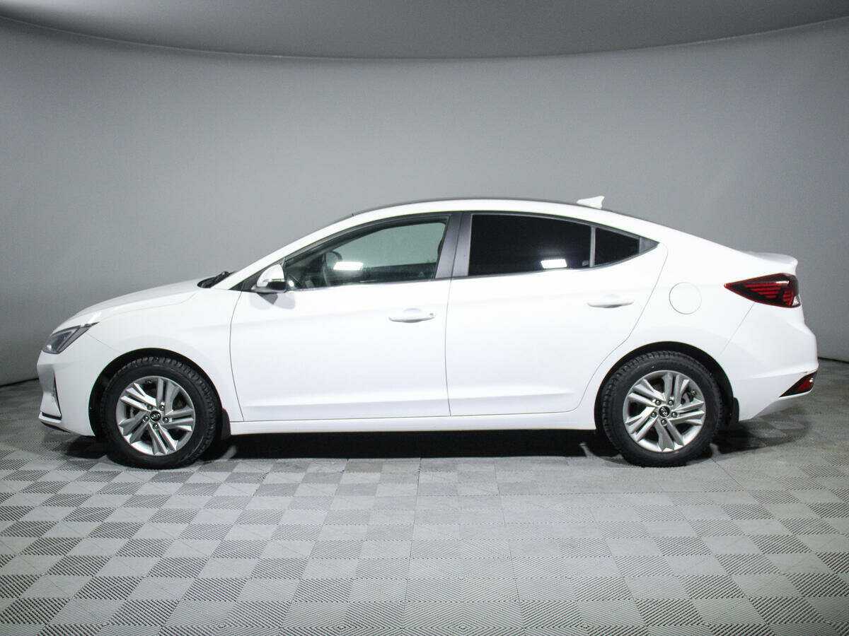 Купить Hyundai Elantra с пробегом. Фото: #4