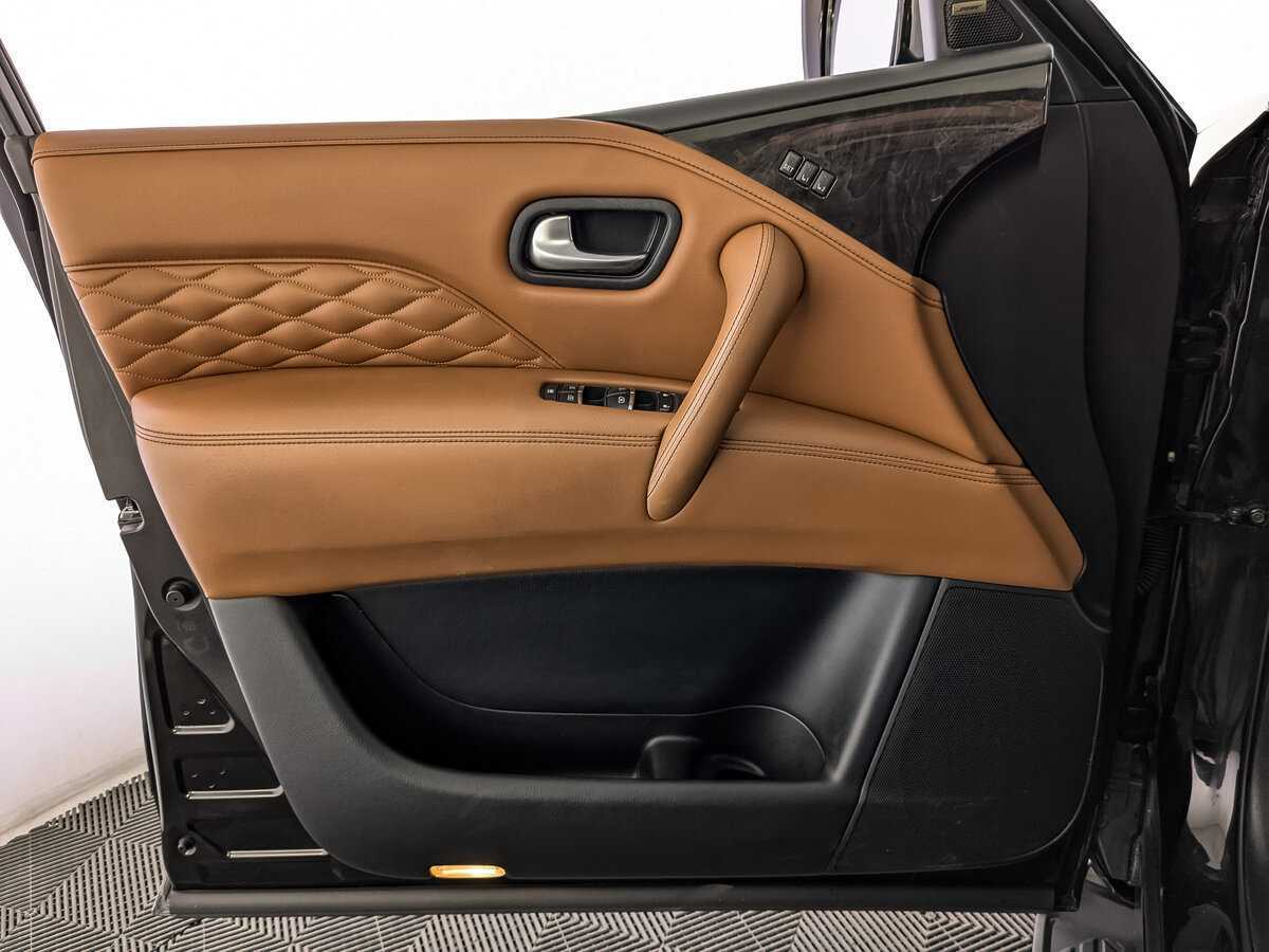 Купить Infiniti QX80 с пробегом. Фото: #18