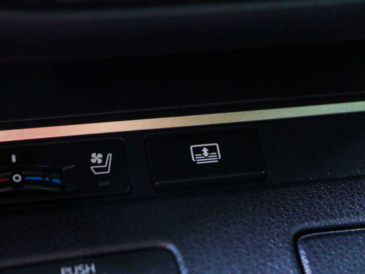 Купить Lexus ES с пробегом. Фото: #16