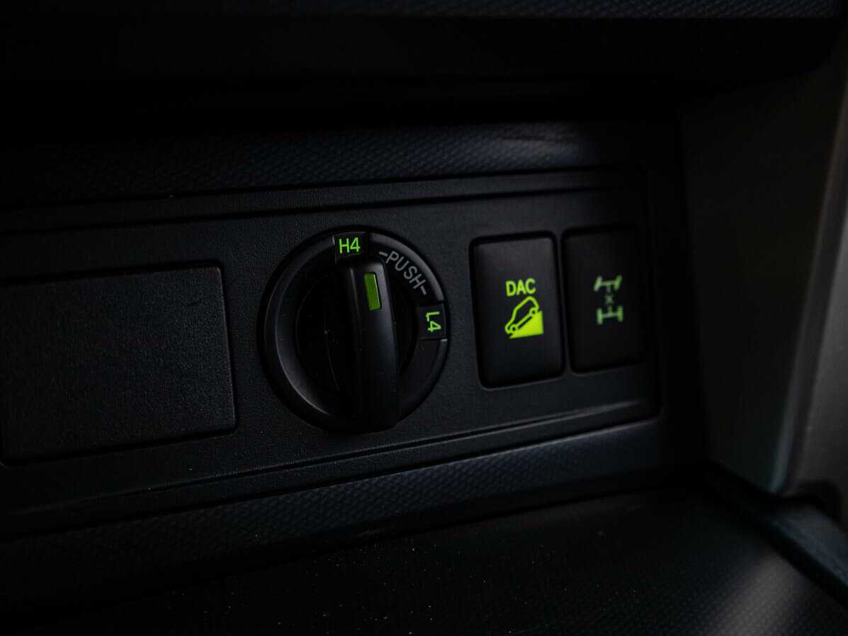 Купить Toyota Land Cruiser Prado с пробегом. Фото: #15