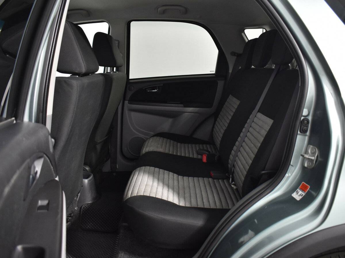 Купить Suzuki SX4 с пробегом. Фото: #11