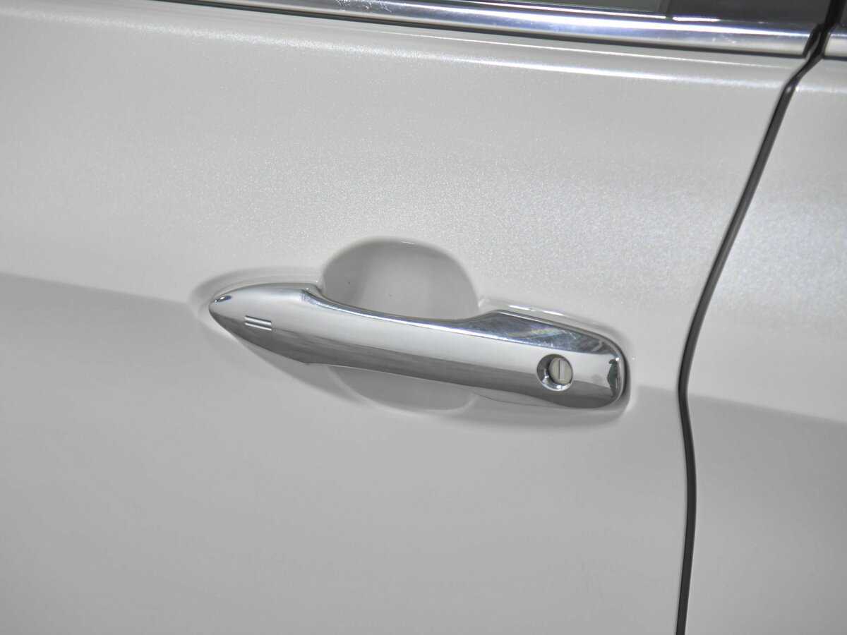 Купить Toyota Avalon с пробегом. Фото: #19