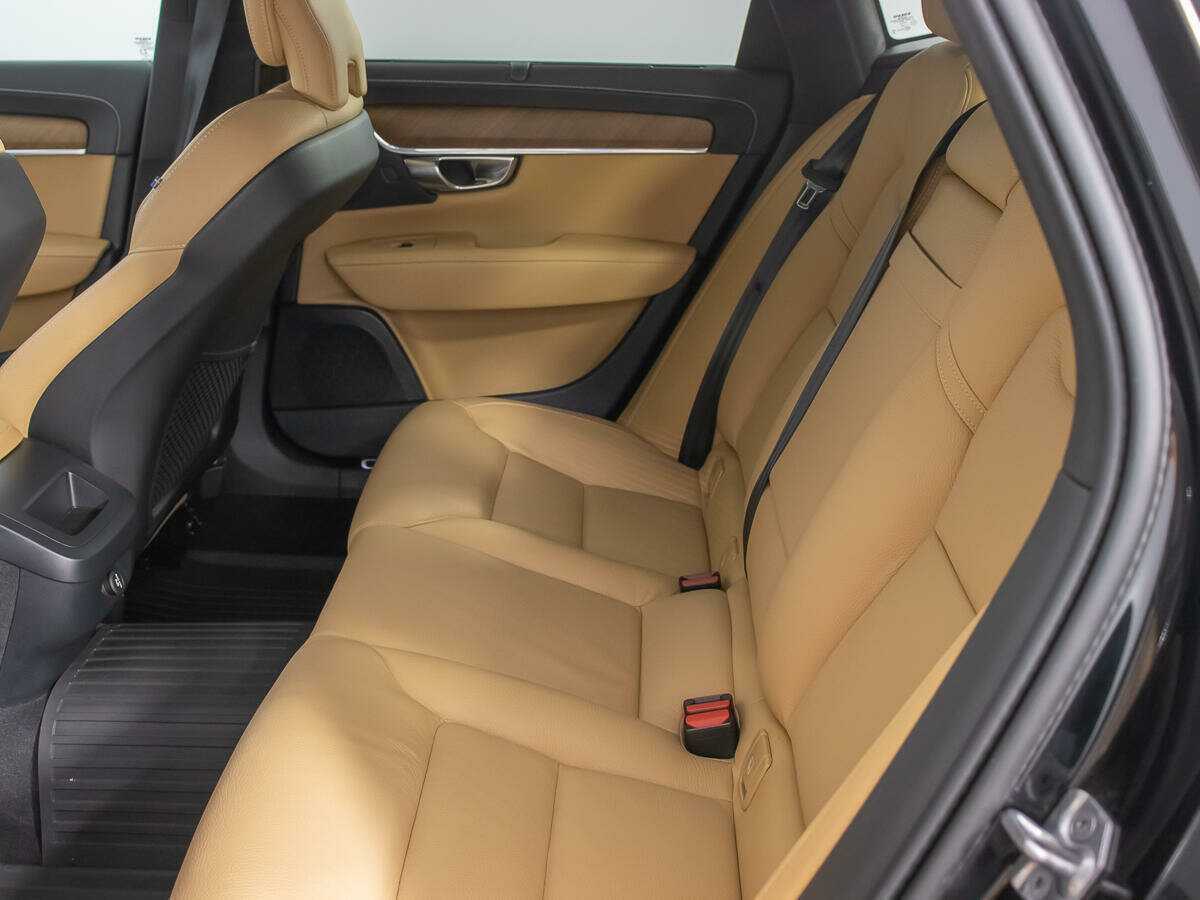 Купить Volvo S90 с пробегом. Фото: #14