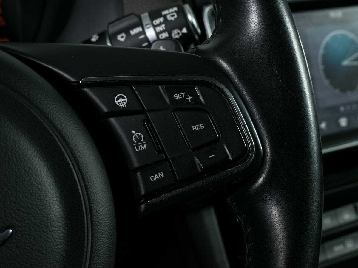 Купить Jaguar F-Pace с пробегом. Фото: #15