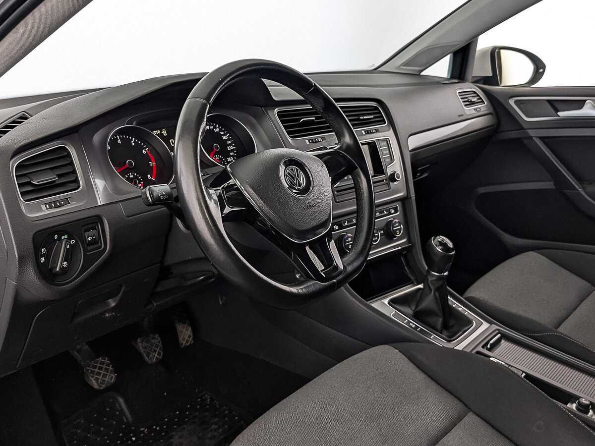 Купить Volkswagen Golf с пробегом. Фото: #14