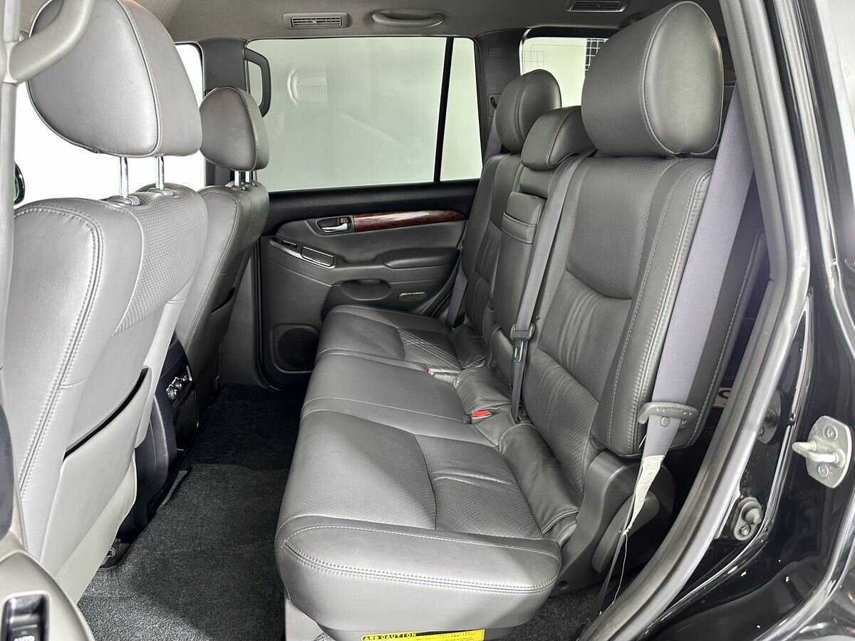 Купить Toyota Land Cruiser Prado с пробегом. Фото: #14