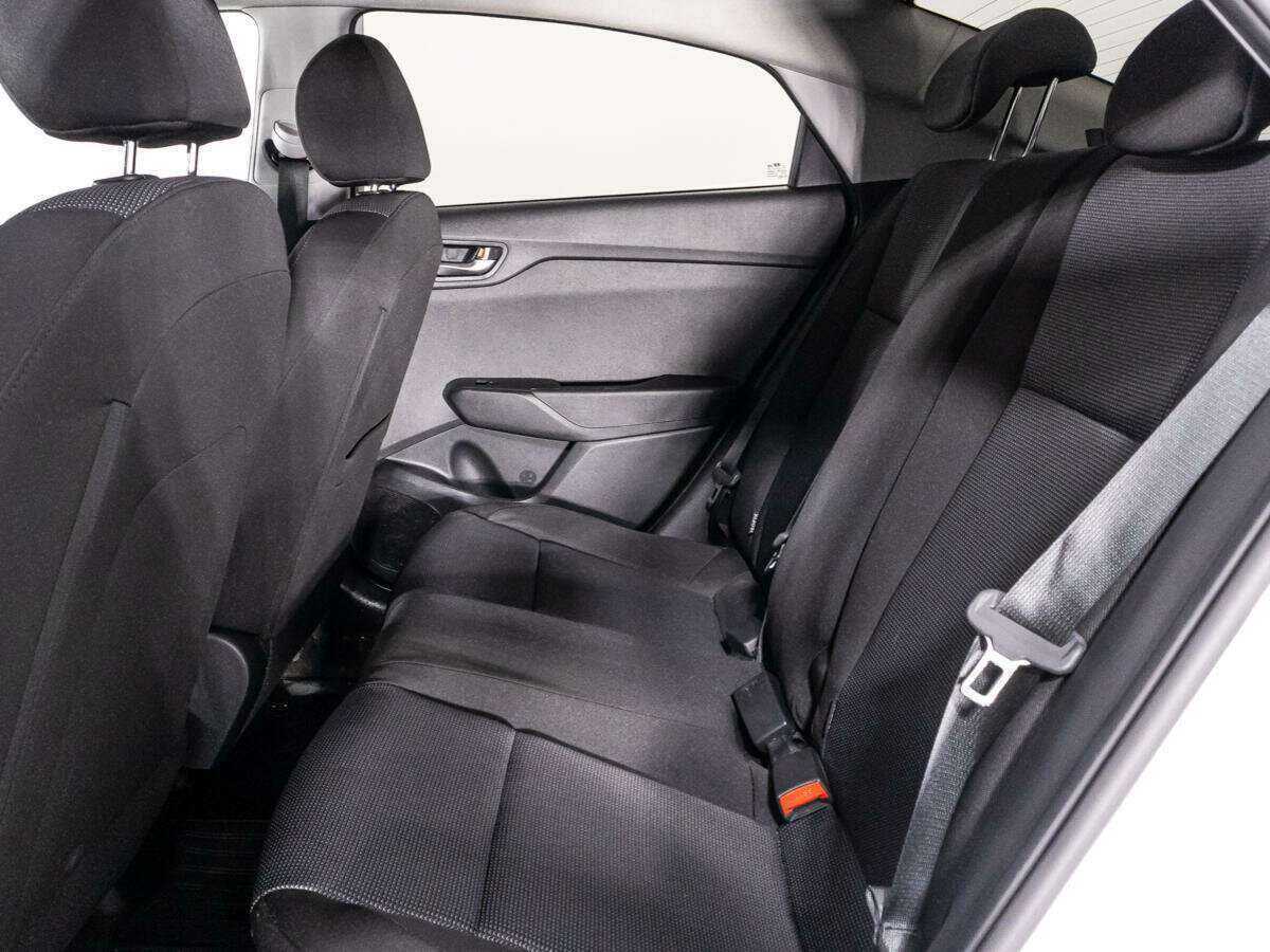 Купить Hyundai Solaris с пробегом. Фото: #9