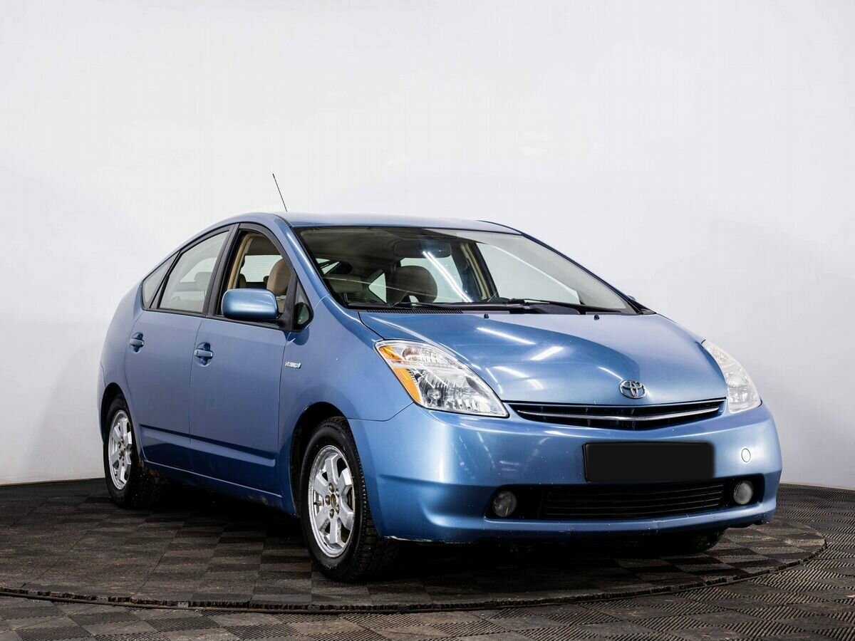 Купить Toyota Prius с пробегом. Фото: #2
