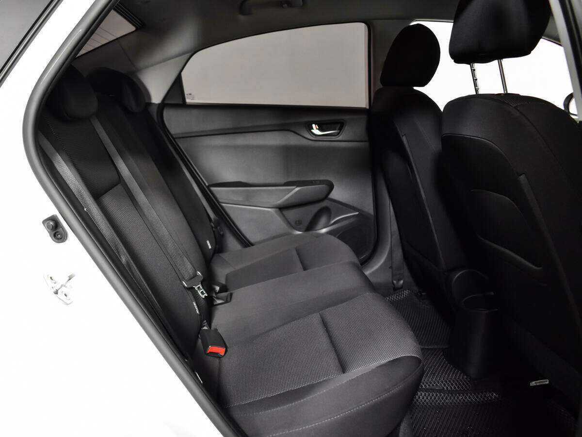 Купить Hyundai Solaris с пробегом. Фото: #9