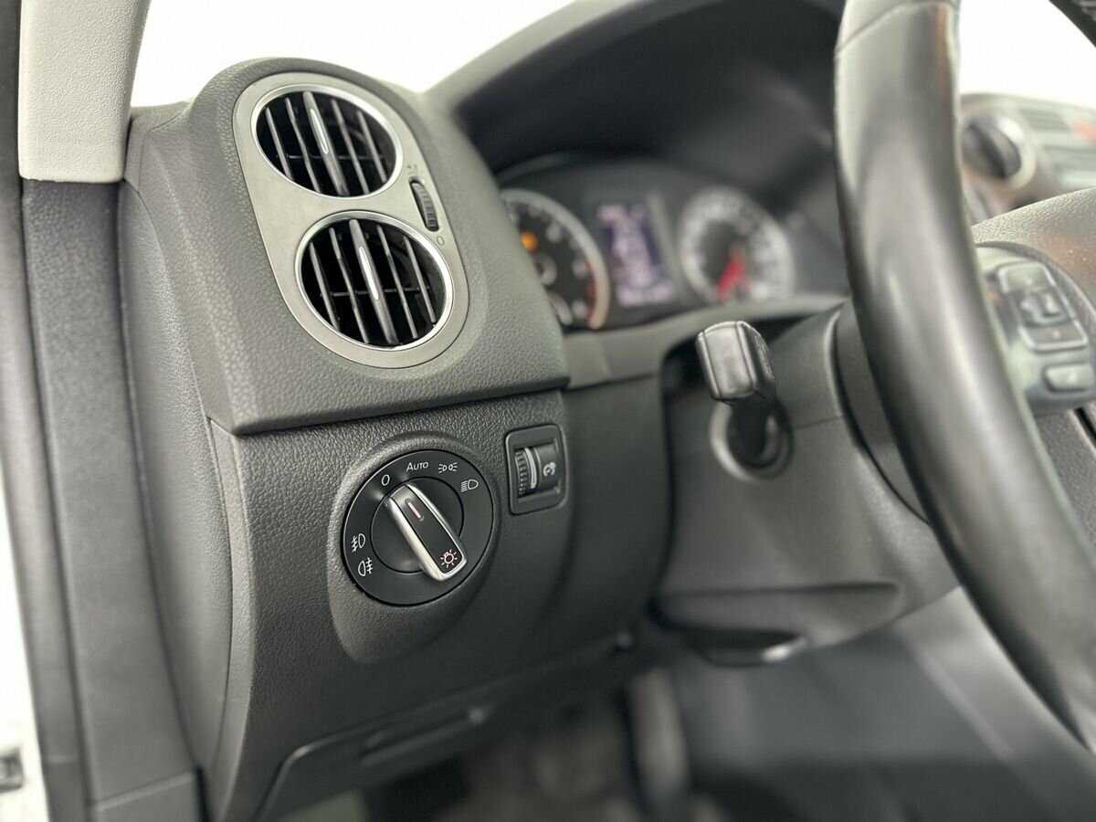 Купить Volkswagen Tiguan с пробегом. Фото: #8