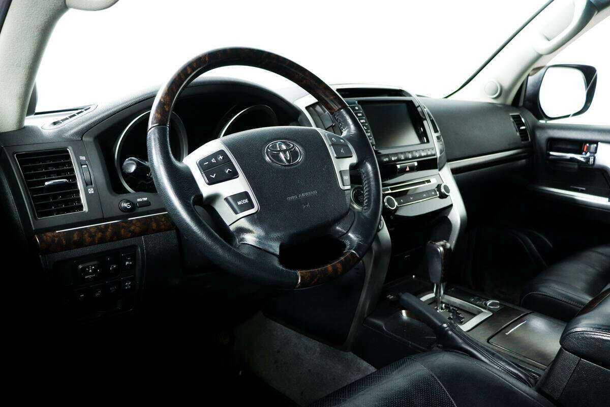 Купить Toyota Land Cruiser с пробегом. Фото: #12