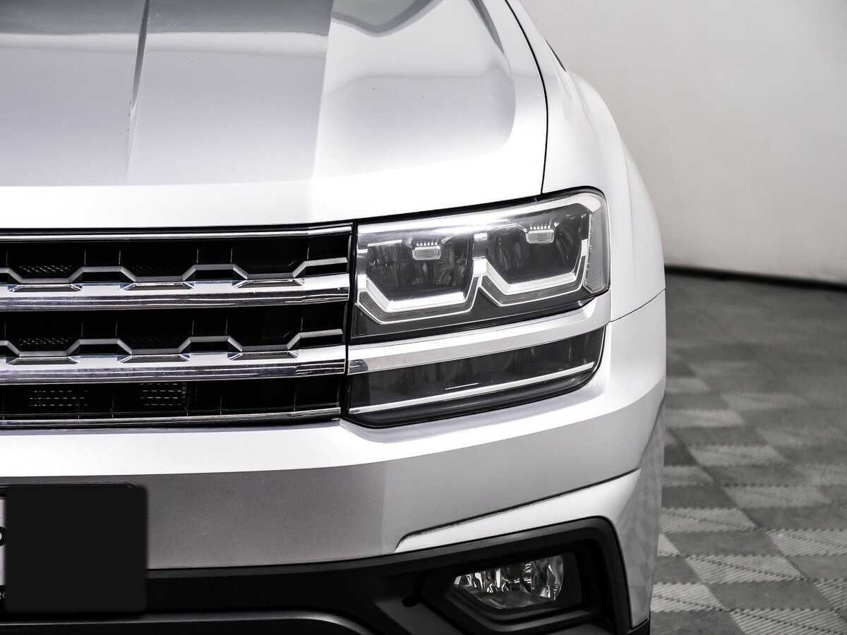 Купить Volkswagen Teramont с пробегом. Фото: #16