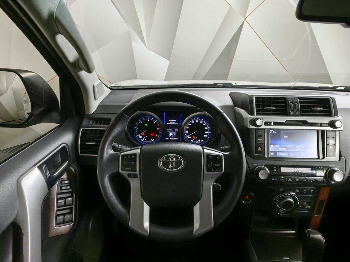 Купить Toyota Land Cruiser Prado с пробегом. Фото: #14